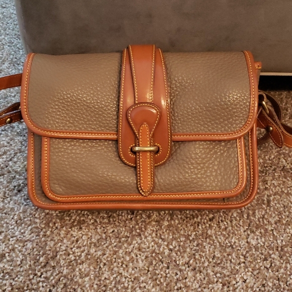 Dooney & Bourke Handbags - Dooney and Bourke Bag